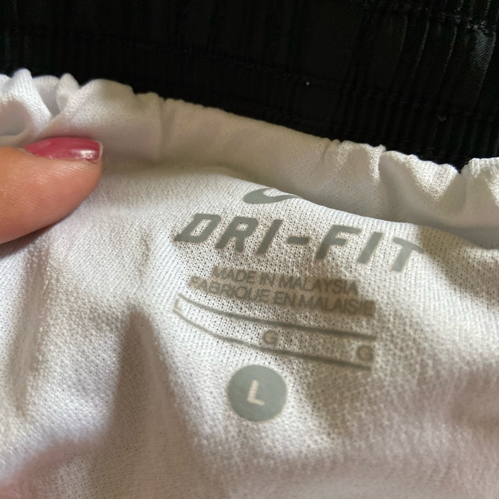 Nike shorts - Picture 4 of 4